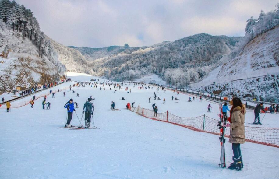 杭州大明山滑雪场图片